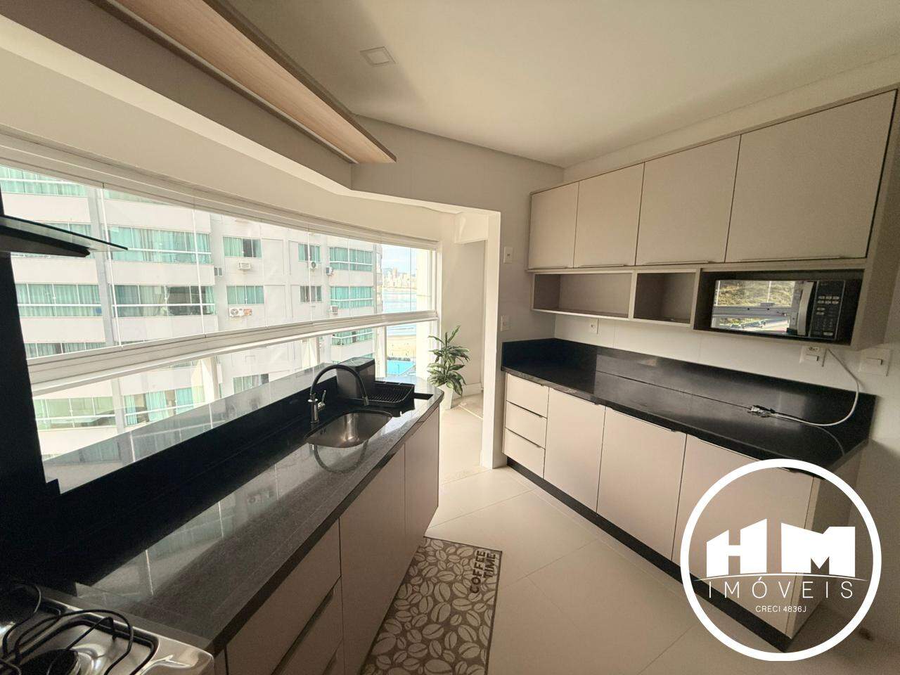 Apartamento à venda no Pioneiros: 