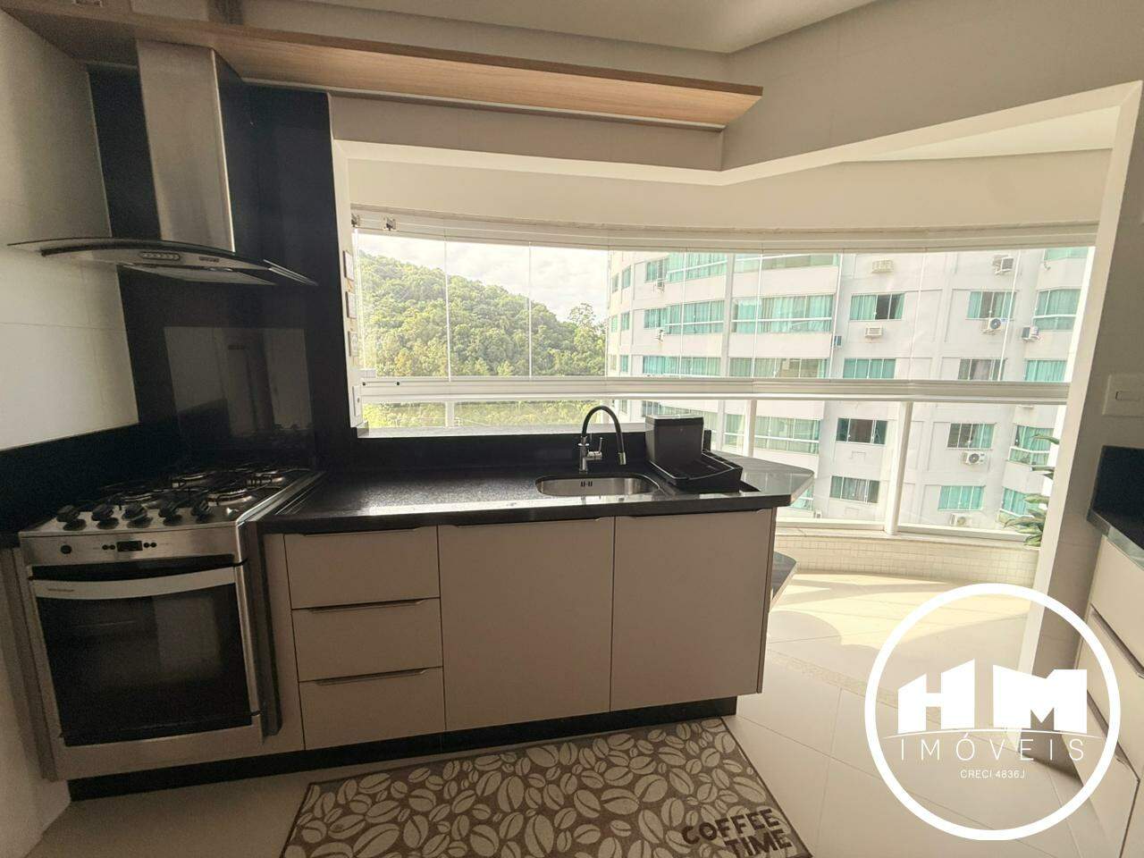 Apartamento à venda no Pioneiros: 