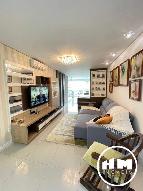 Apartamento à venda no Pioneiros: 