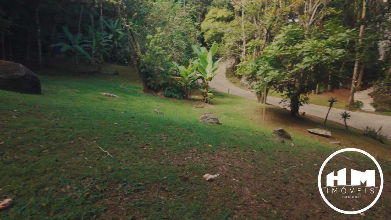 Terreno à venda no Praia do Estaleiro: 