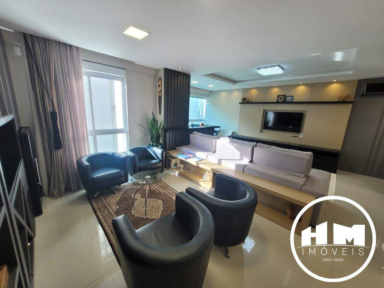 Apartamento à venda no Pioneiros: 