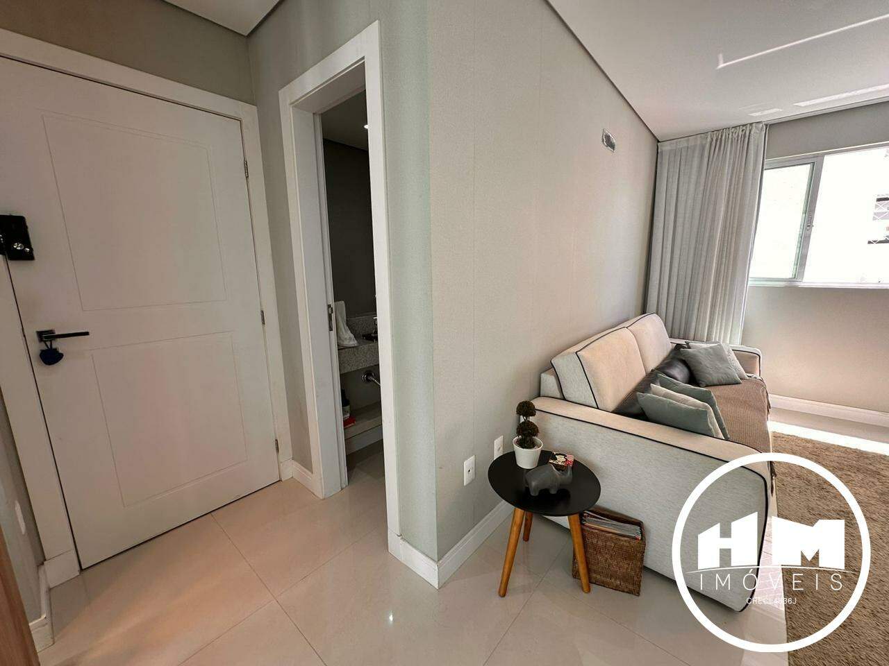Apartamento à venda no Pioneiros: 