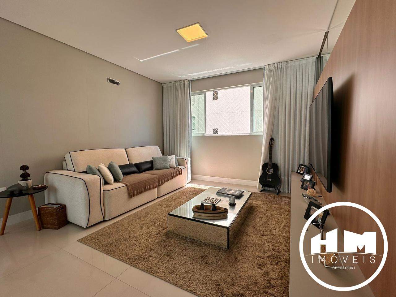 Apartamento à venda no Pioneiros: 
