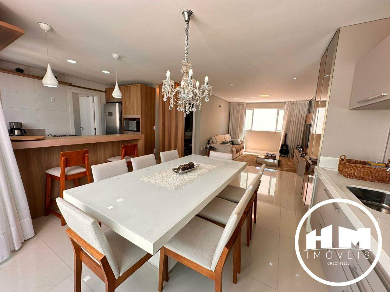 Apartamento à venda no Pioneiros: 