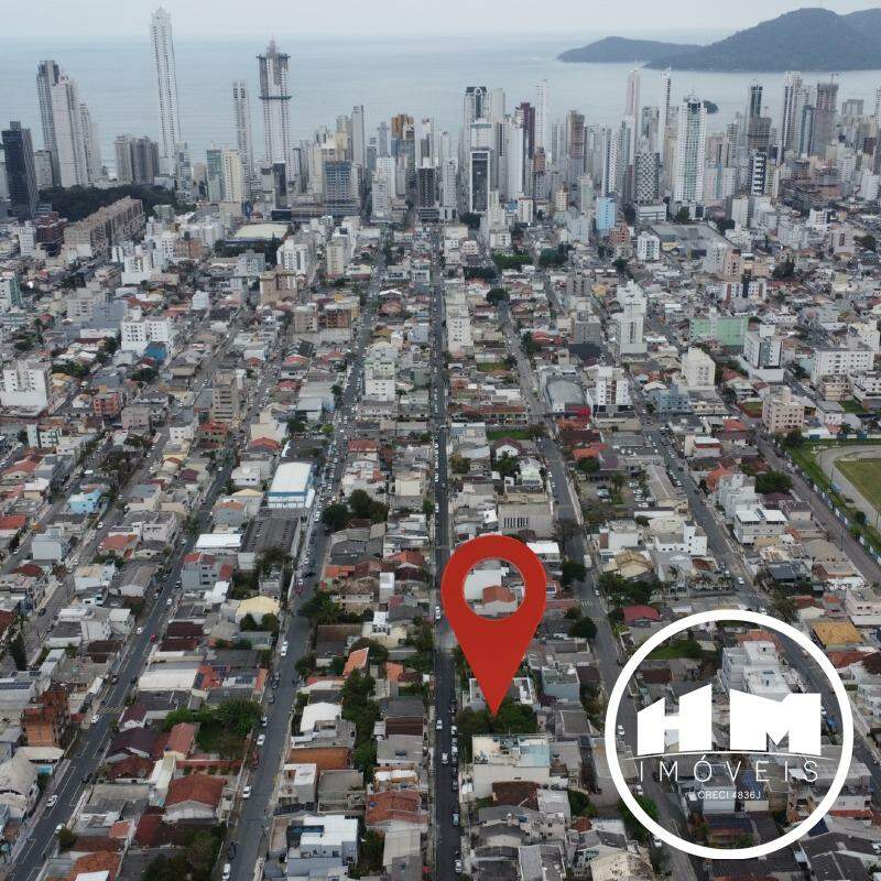 Terreno à venda no Nações: 