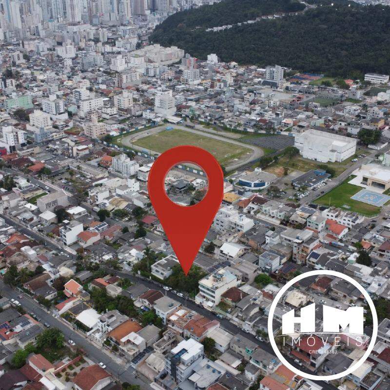 Terreno à venda no Nações: 