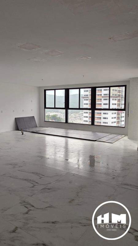Cobertura Duplex à venda no Centro: 