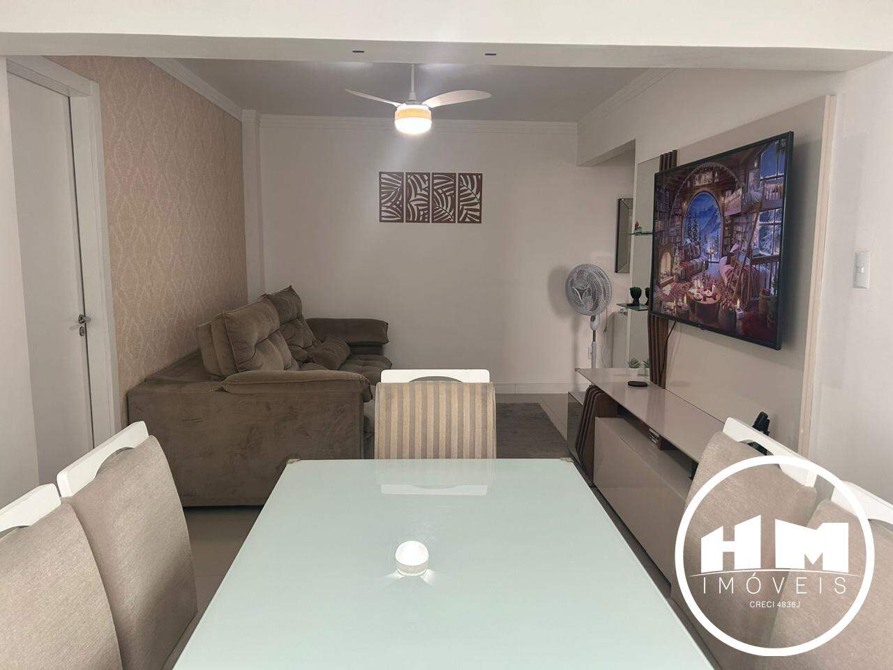 Apartamento à venda no Pioneiros: 