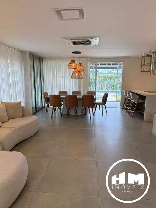 Casa em Condomínio para aluguel no Santa Regina: 