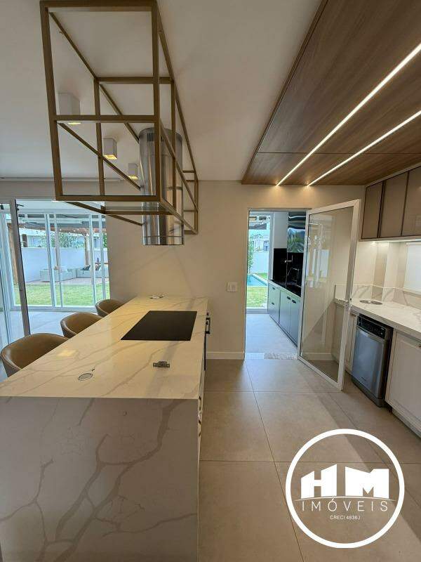 Casa em Condomínio para aluguel no Santa Regina: 