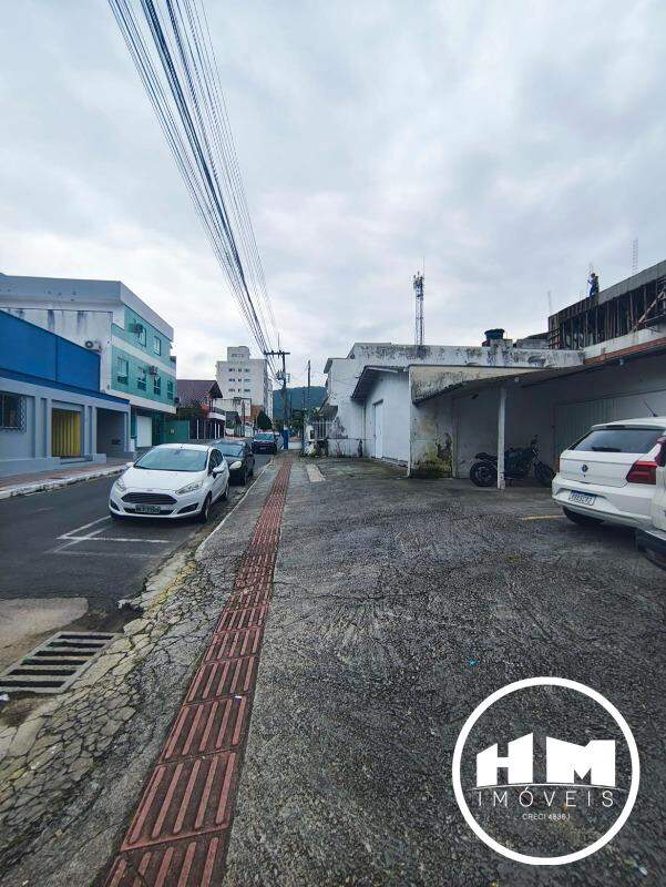 Terreno à venda no Nações: 