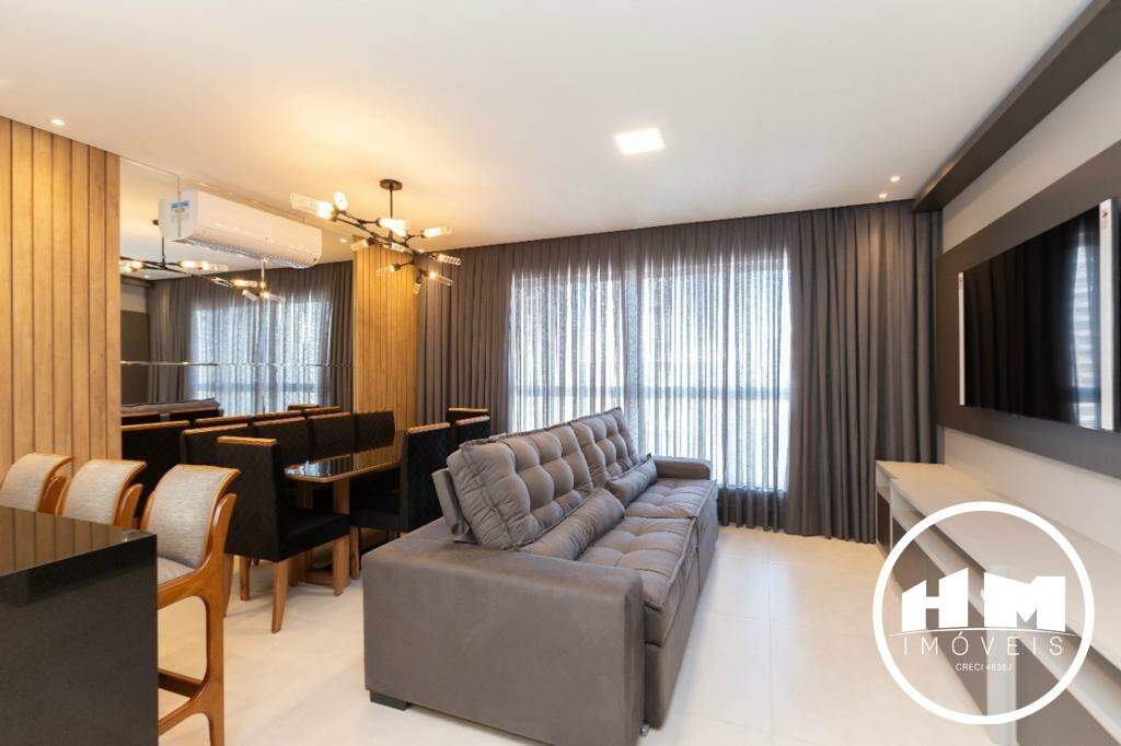 Apartamento à venda no Pioneiros: 