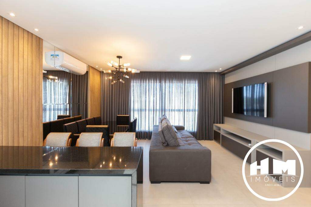 Apartamento à venda no Pioneiros: 