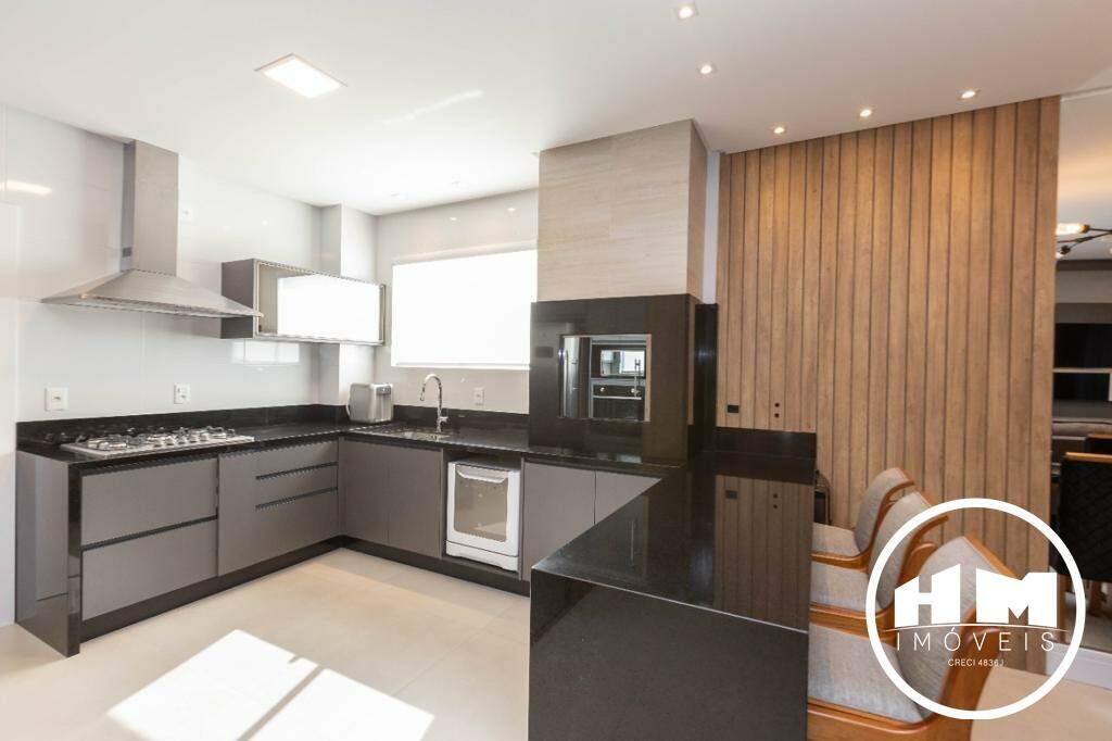 Apartamento à venda no Pioneiros: 