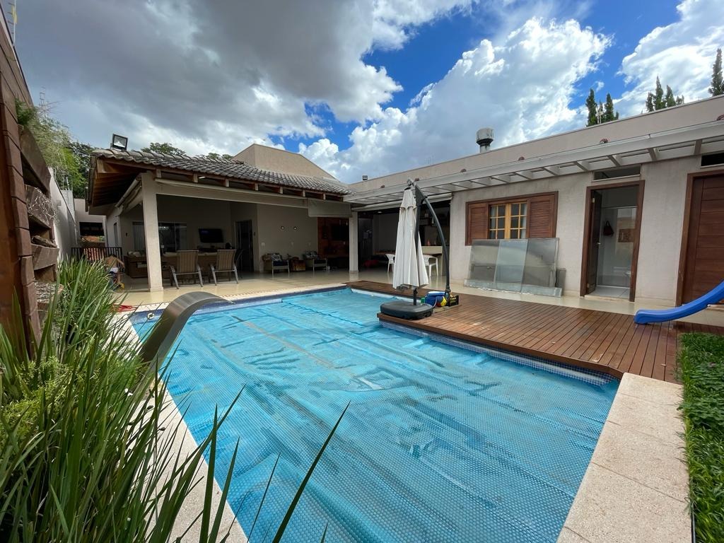 Casa à venda no Monte Castelo: 