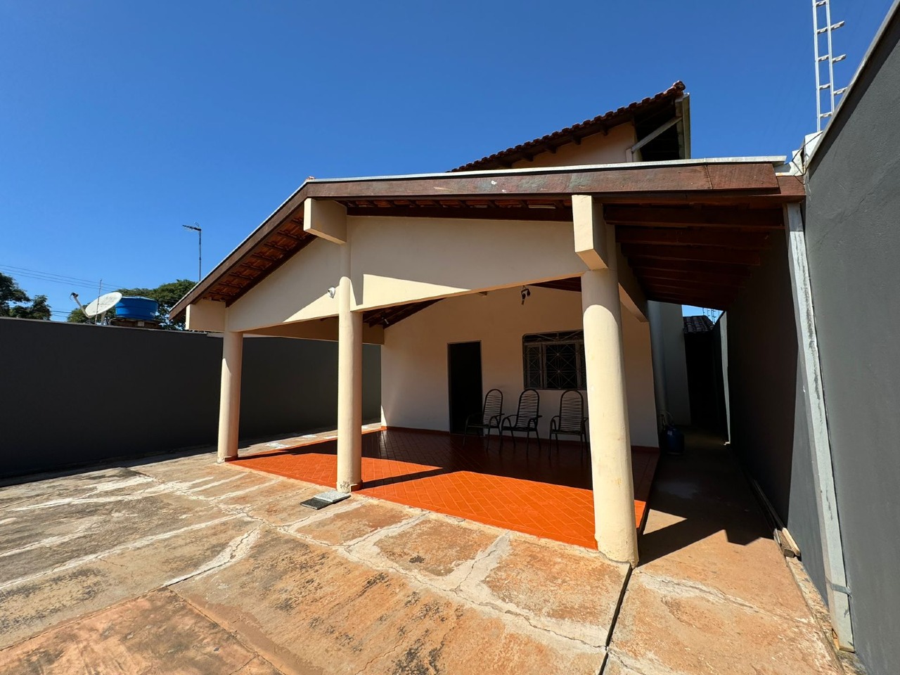 Casa à venda no Universitário: 