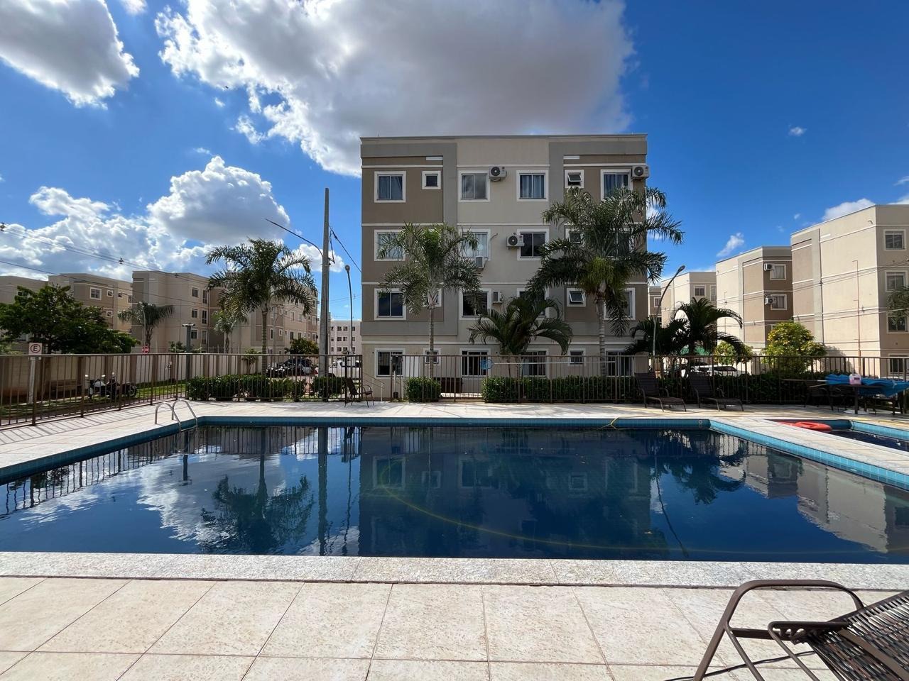 Apartamento à venda no Pioneiros: 