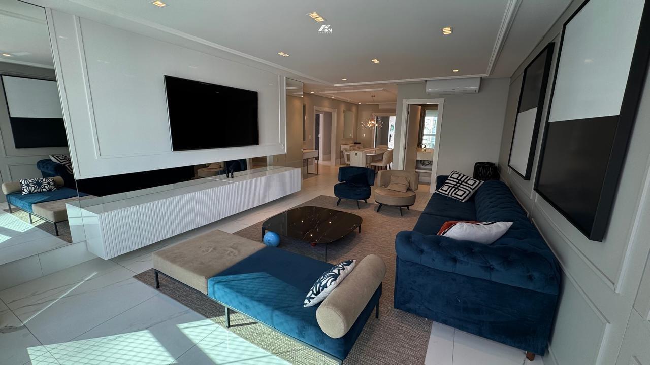 Apartamento à venda no Meia Praia: 