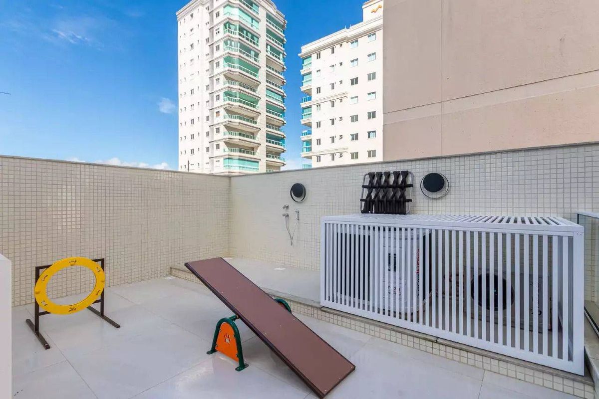 Apartamento à venda no Meia Praia: 