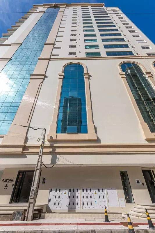 Apartamento à venda no Meia Praia: 