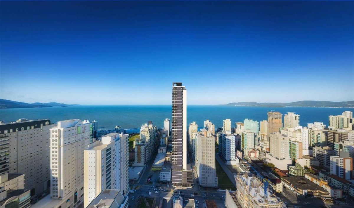 Apartamento à venda no Meia Praia: 