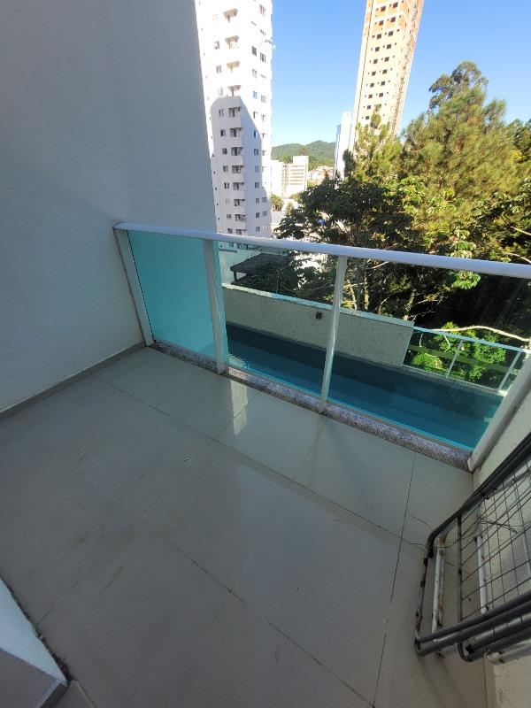 Apartamento à venda no Pioneiros: 