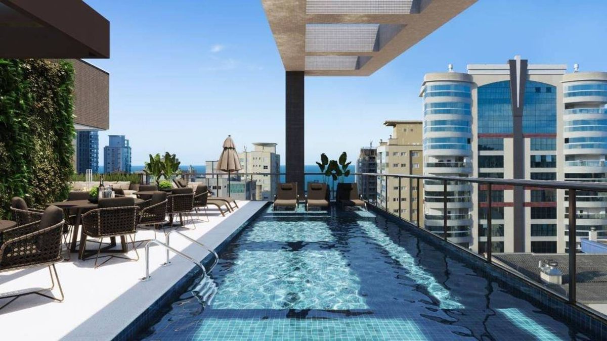 Apartamento à venda no Meia Praia: 