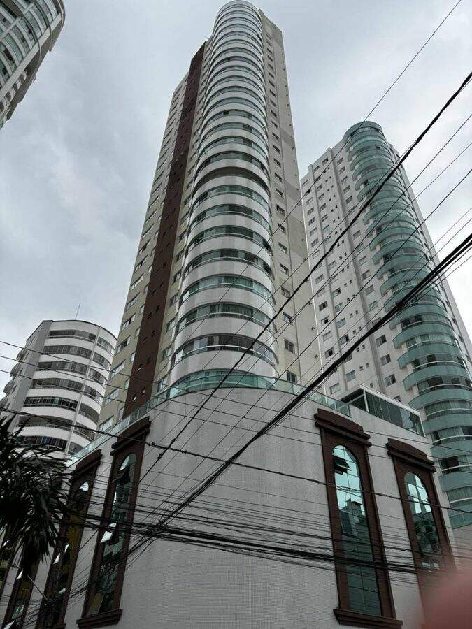 Apartamento à venda no Pioneiros: 