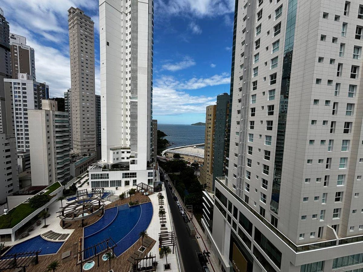 Apartamento à venda no Pioneiros: 