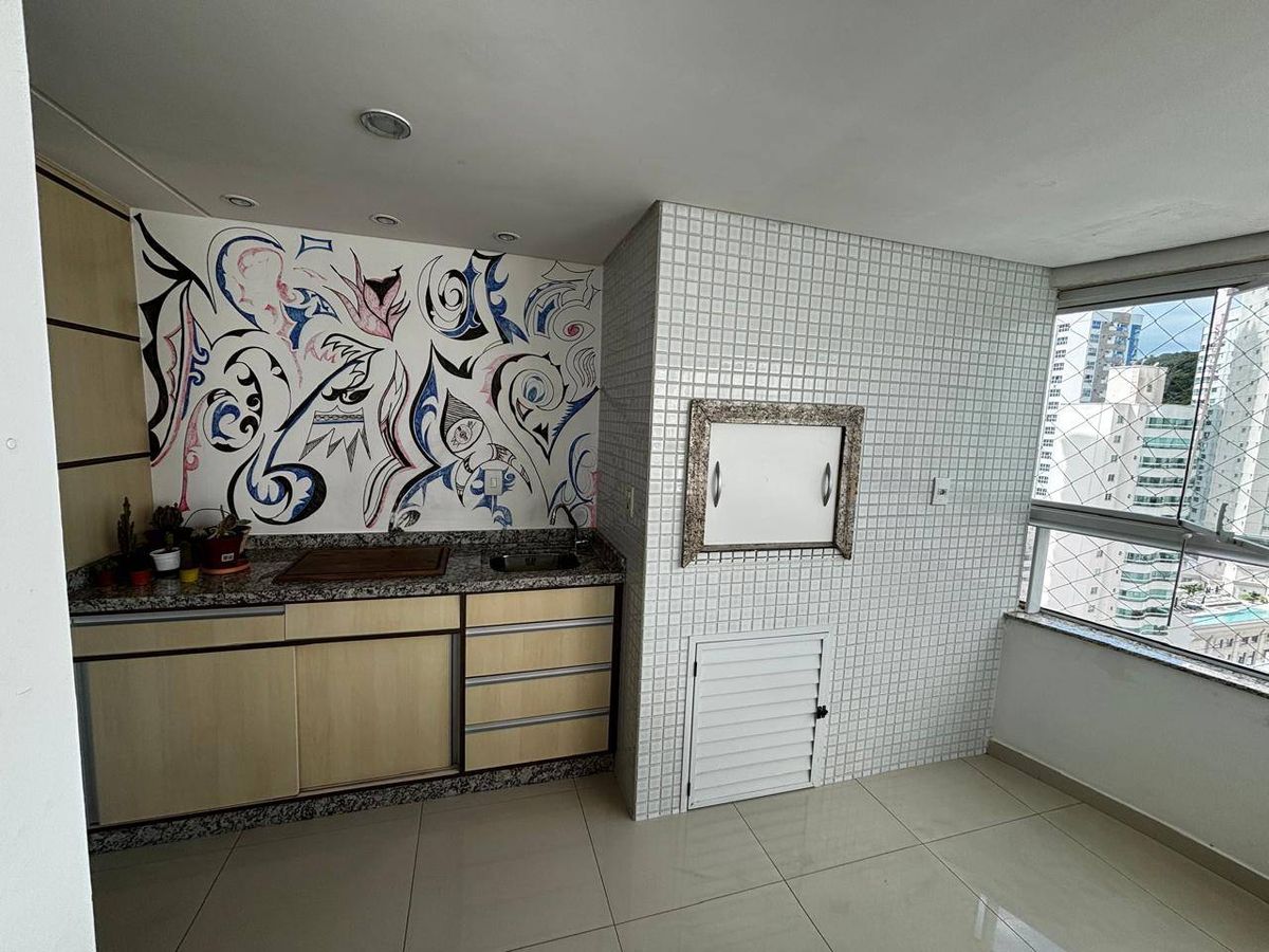 Apartamento à venda no Pioneiros: 