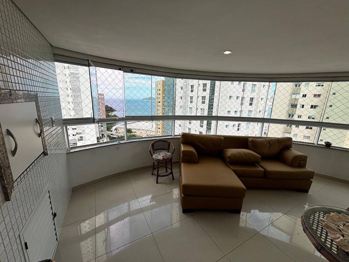 Apartamento à venda no Pioneiros: 