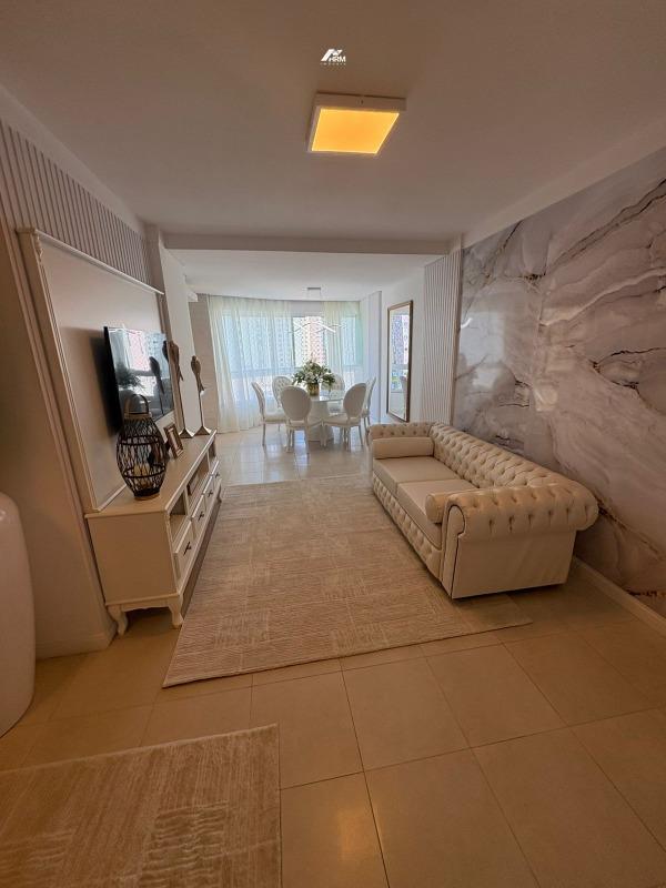 Apartamento à venda no Pioneiros: 