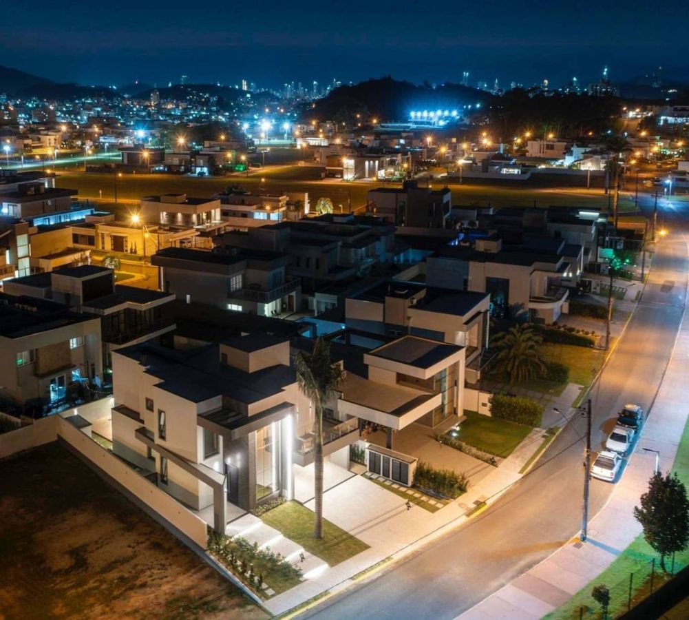 Casa de Condomínio à venda no Santa Regina: 