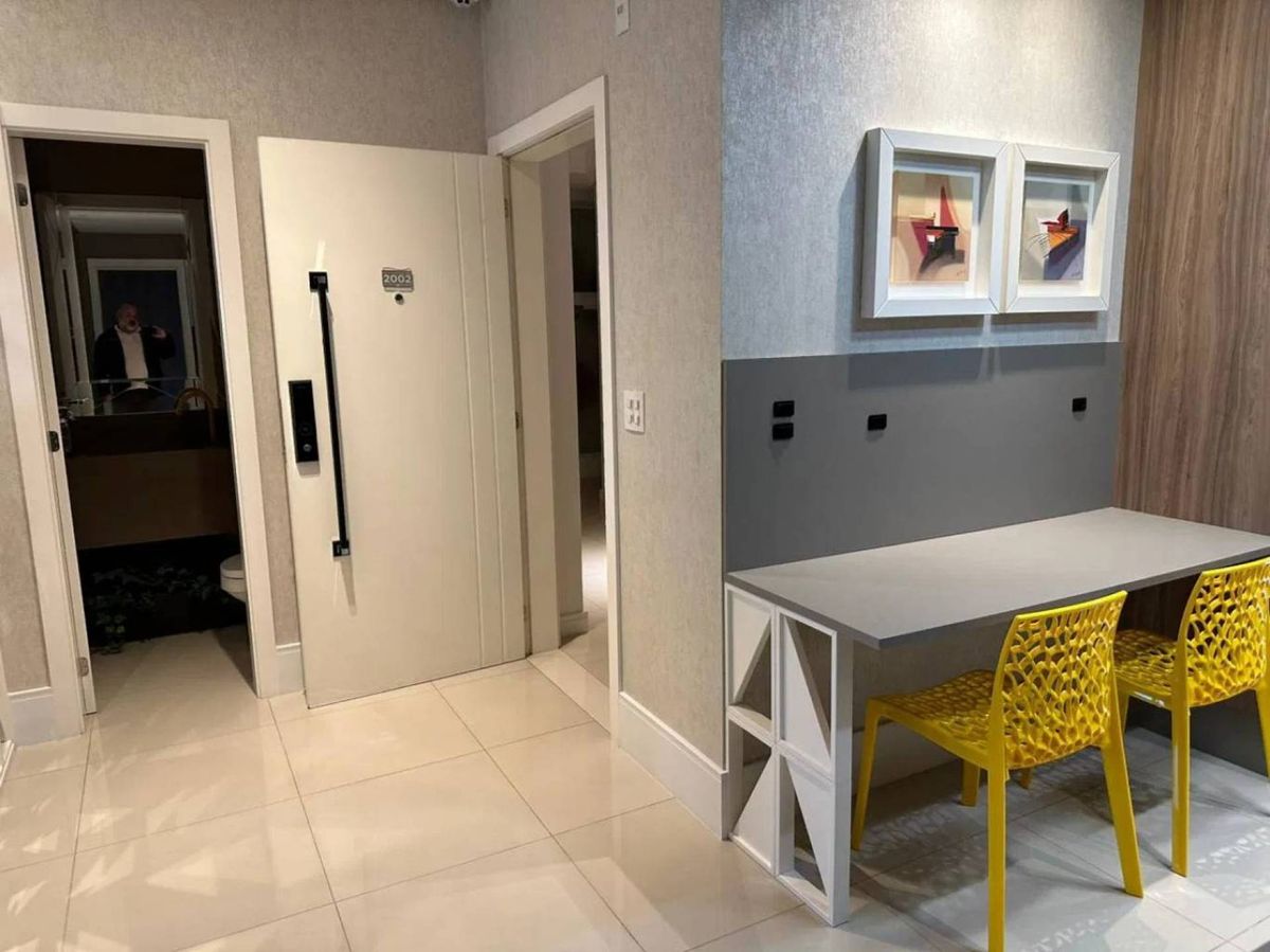 Apartamento à venda no Pioneiros: 