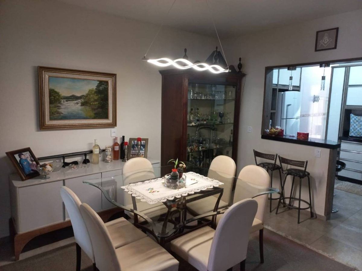 Casa à venda no Centro: 