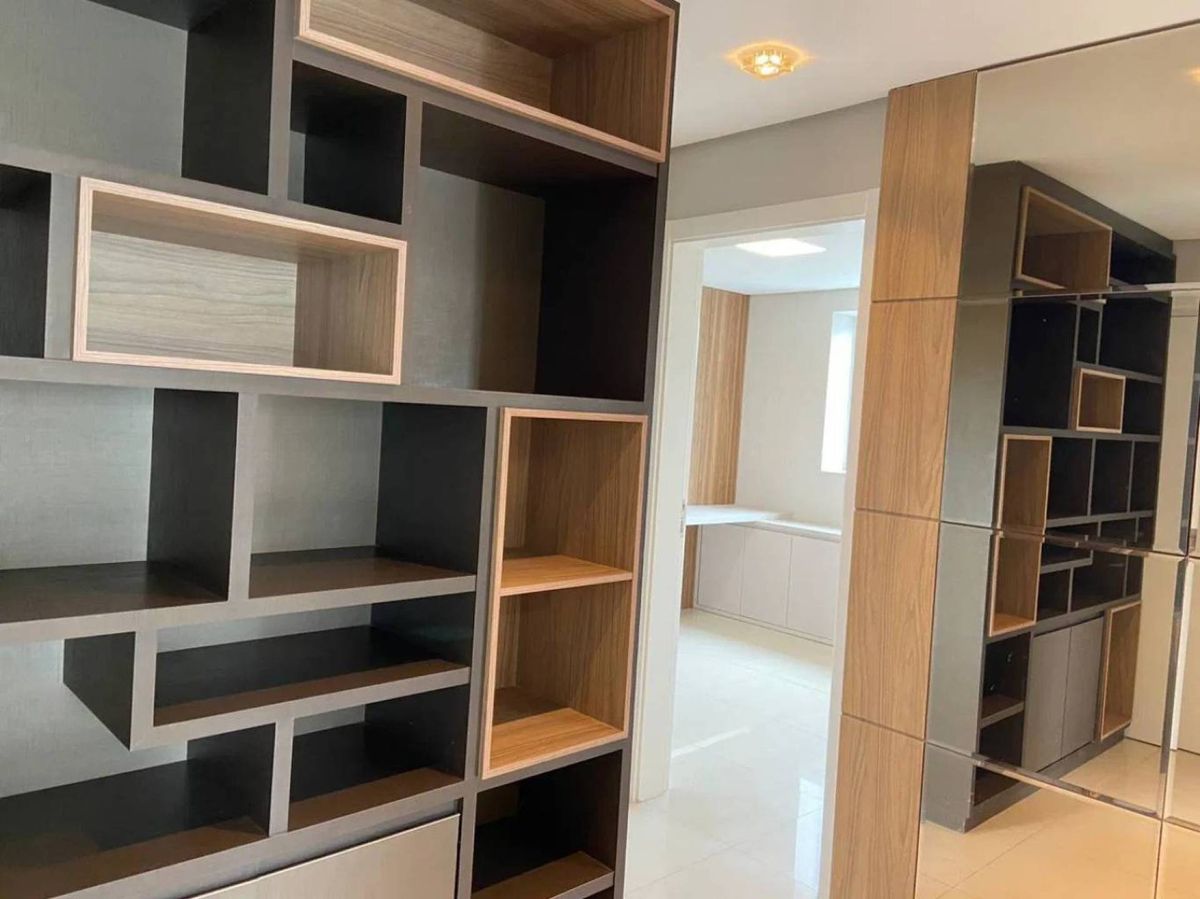 Apartamento à venda no Pioneiros: 