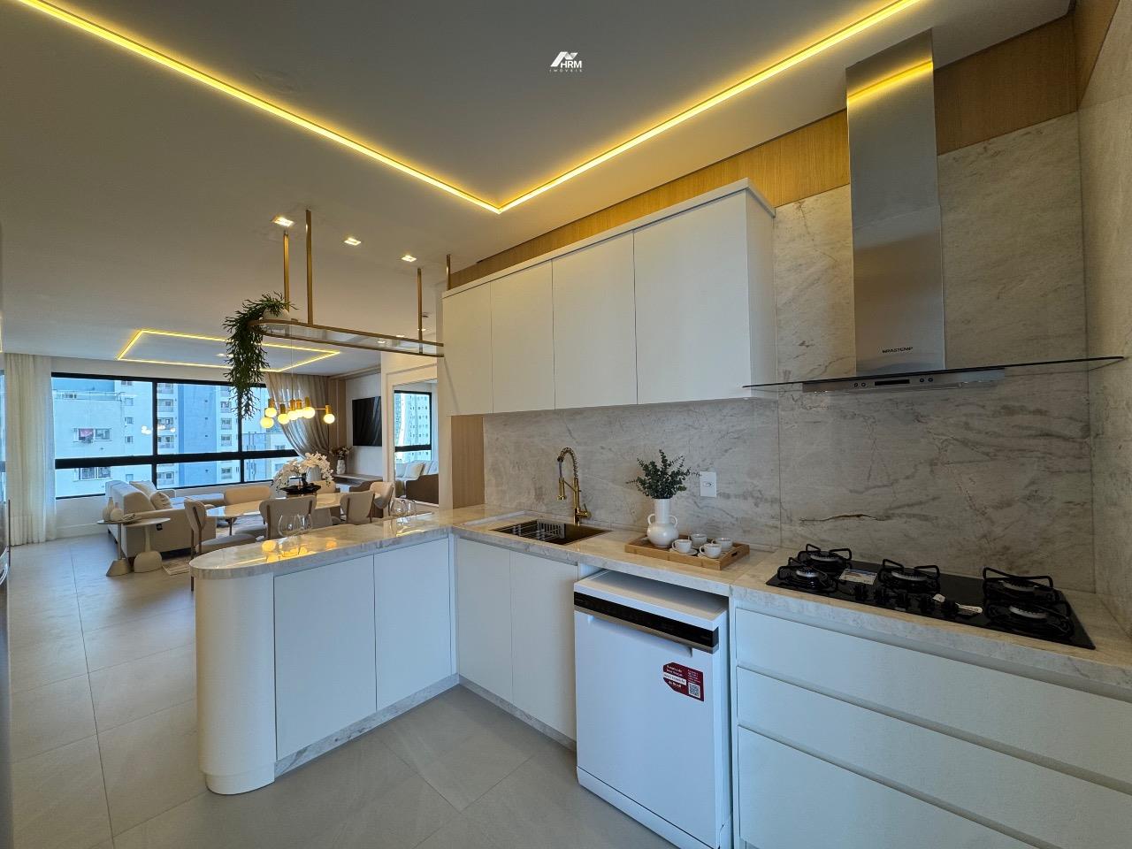 Apartamento à venda no Pioneiros: 