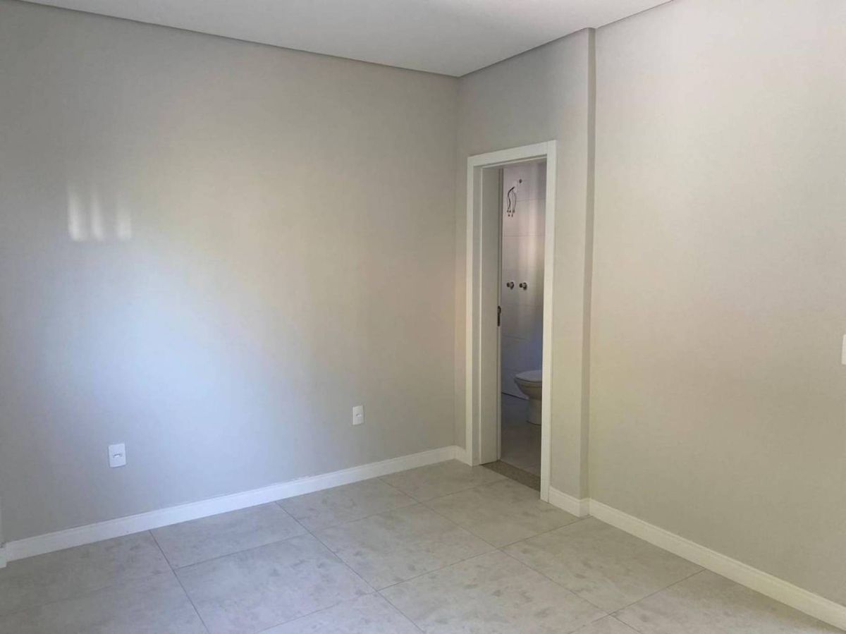 Casa à venda no Nações: 