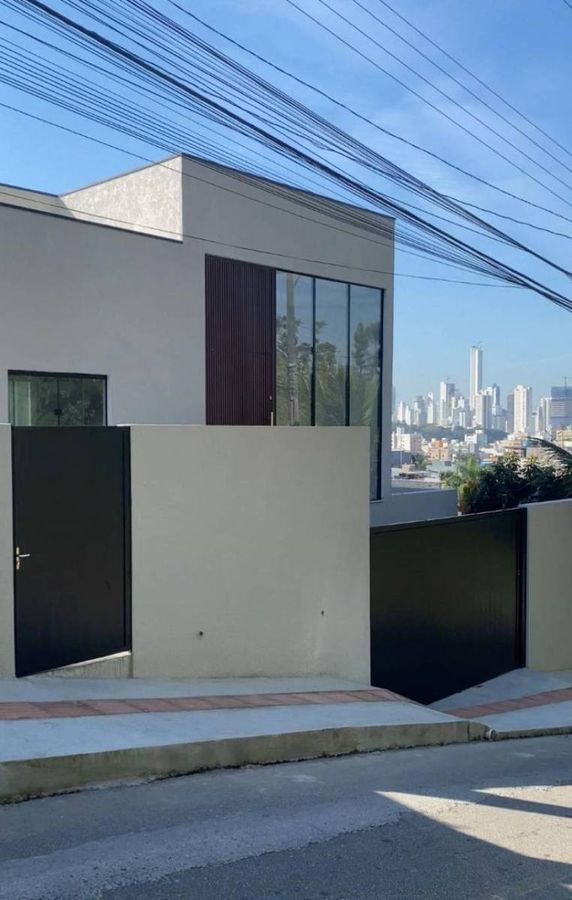 Casa à venda no Nações: 