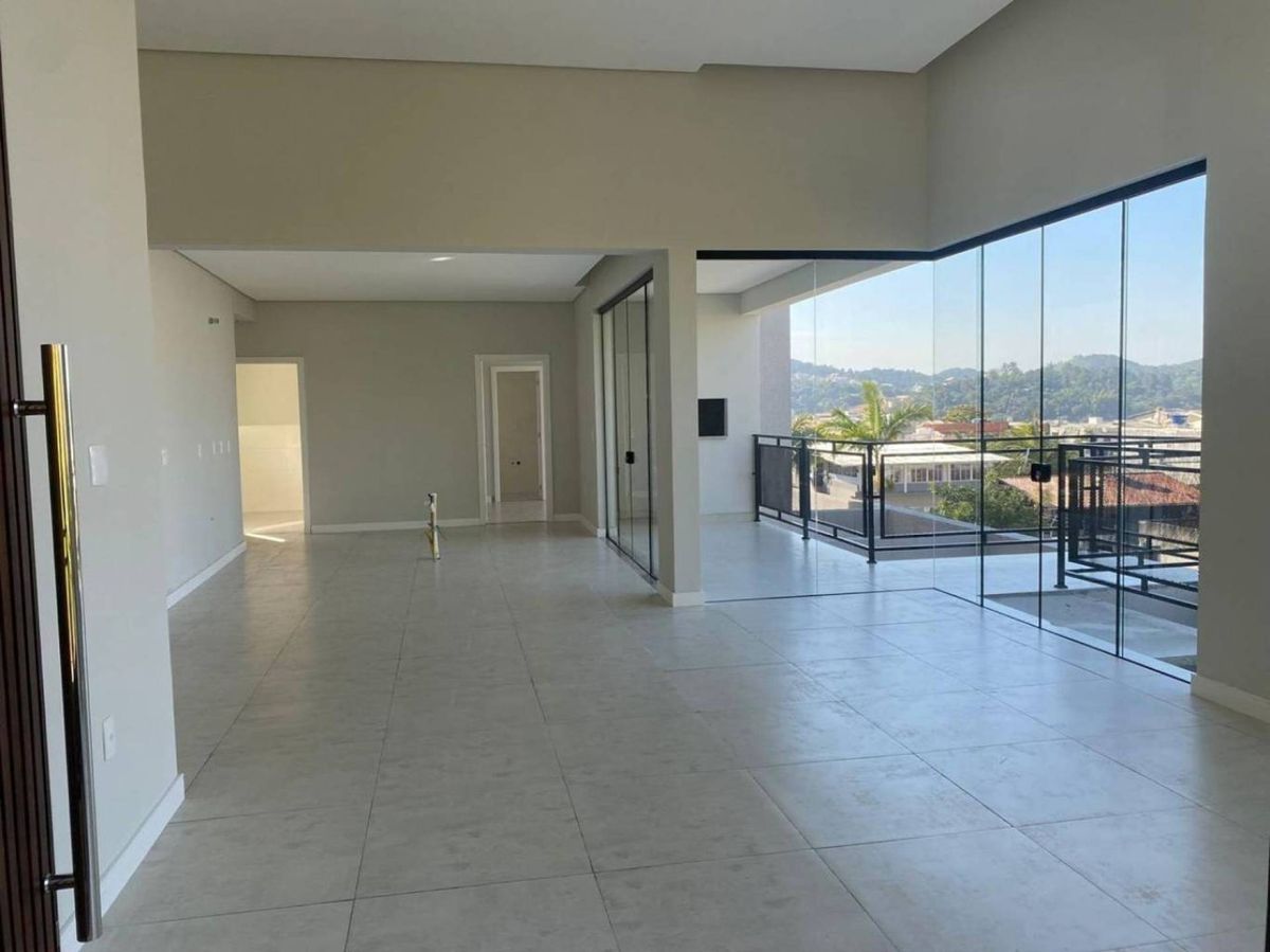 Casa à venda no Nações: 