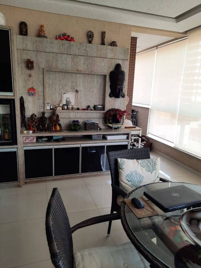 Apartamento à venda no Meia Praia: 