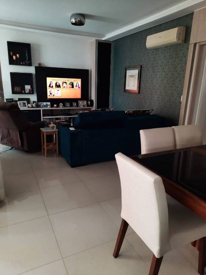 Apartamento à venda no Meia Praia: 