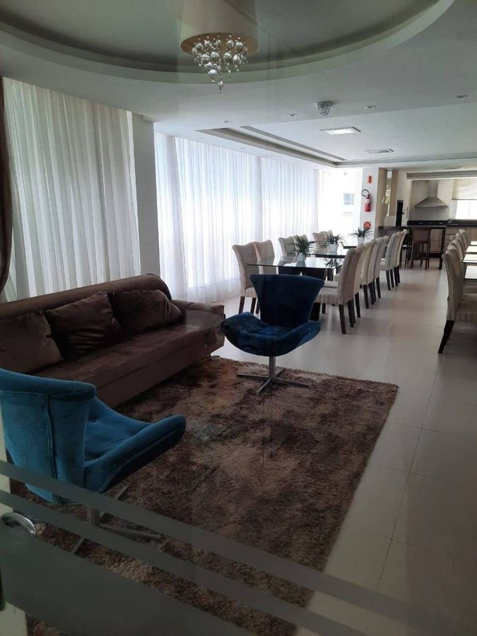 Apartamento à venda no Meia Praia: 