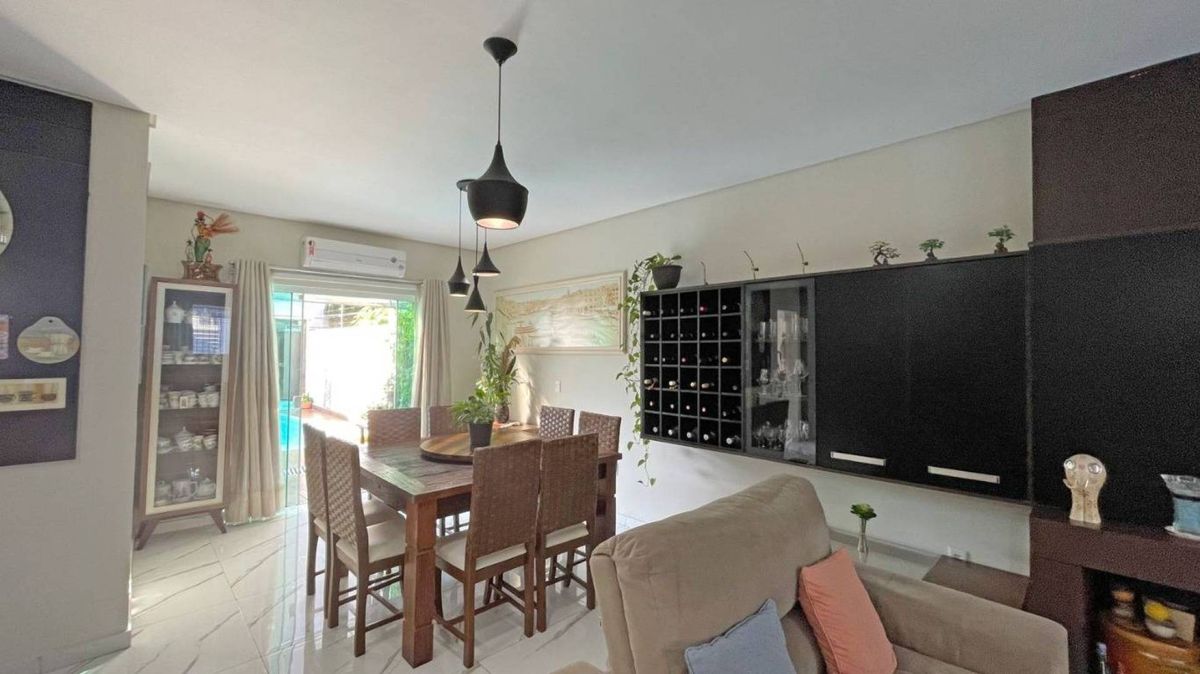 Casa à venda no Praia dos Amores: 