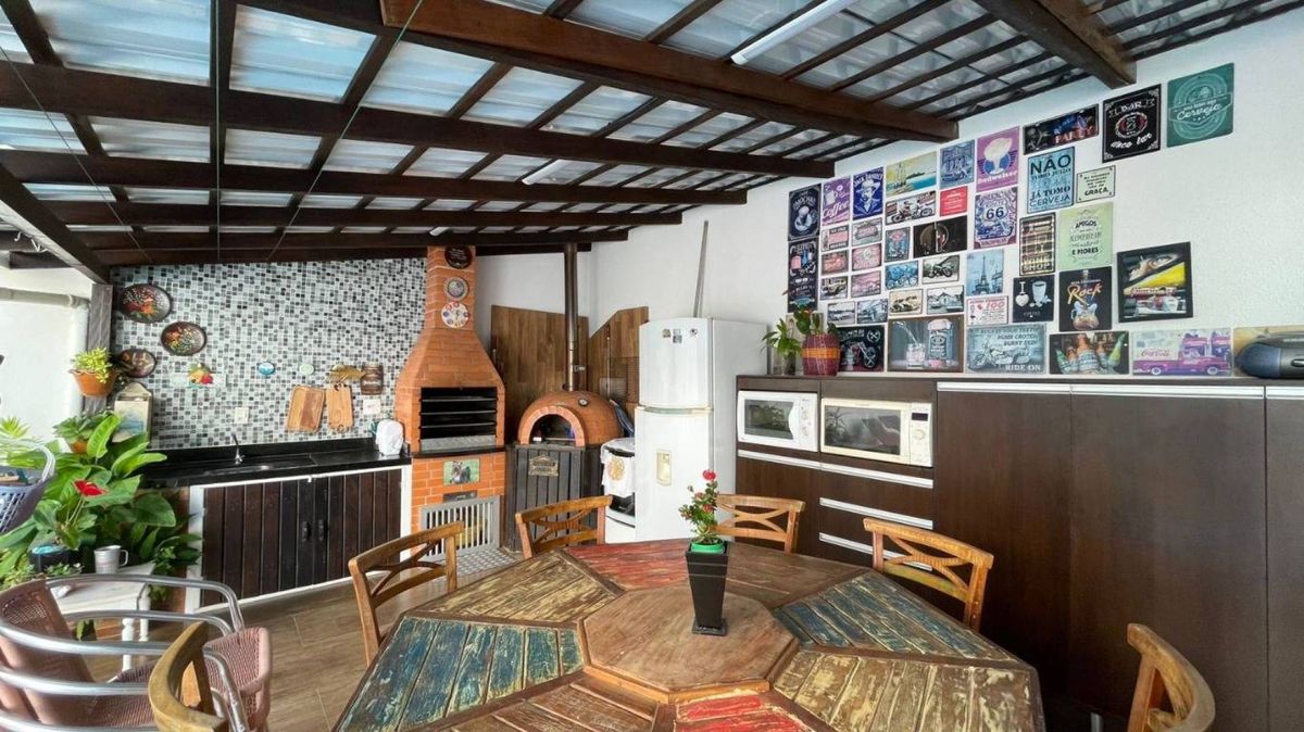 Casa à venda no Praia dos Amores: 