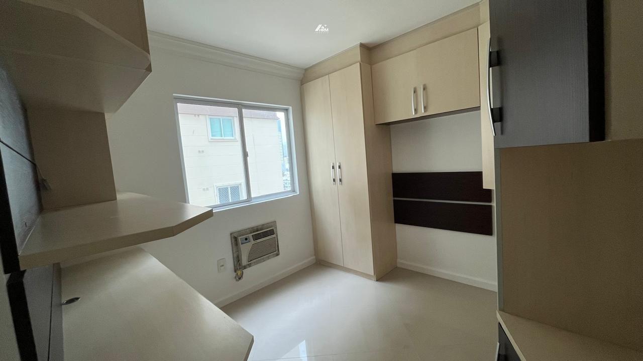 Apartamento à venda no Pioneiros: 