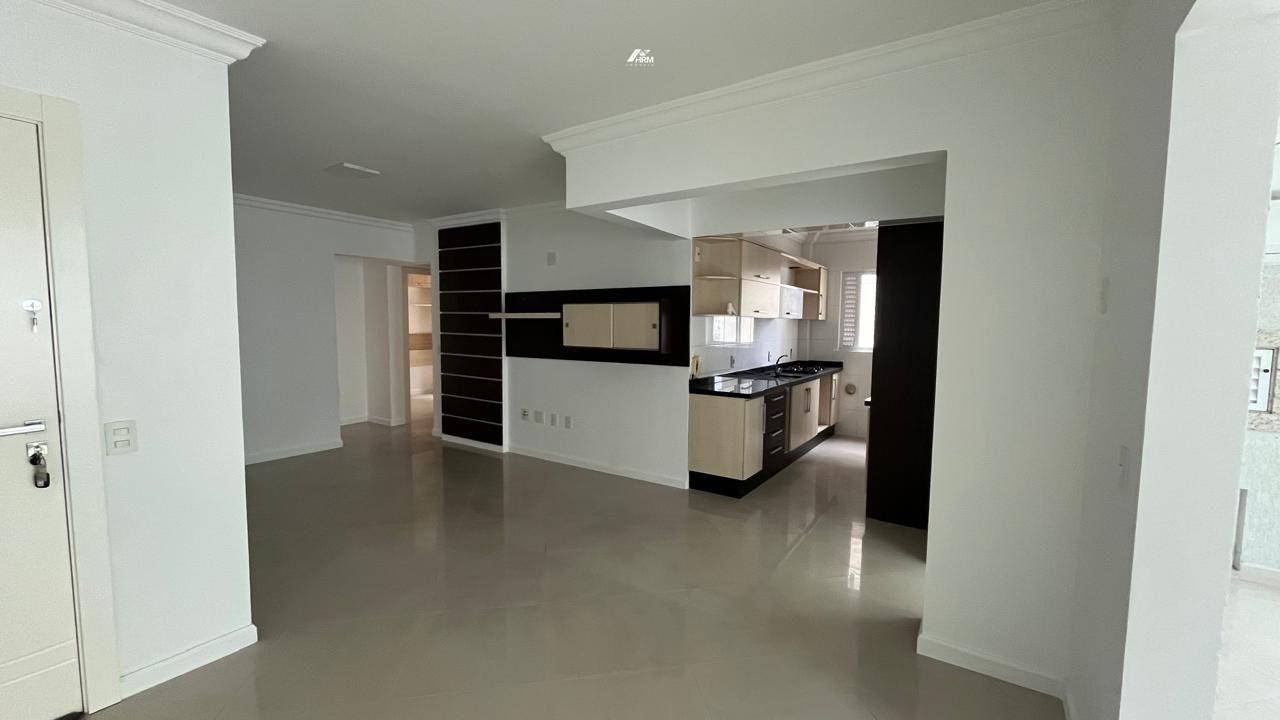 Apartamento à venda no Pioneiros: 