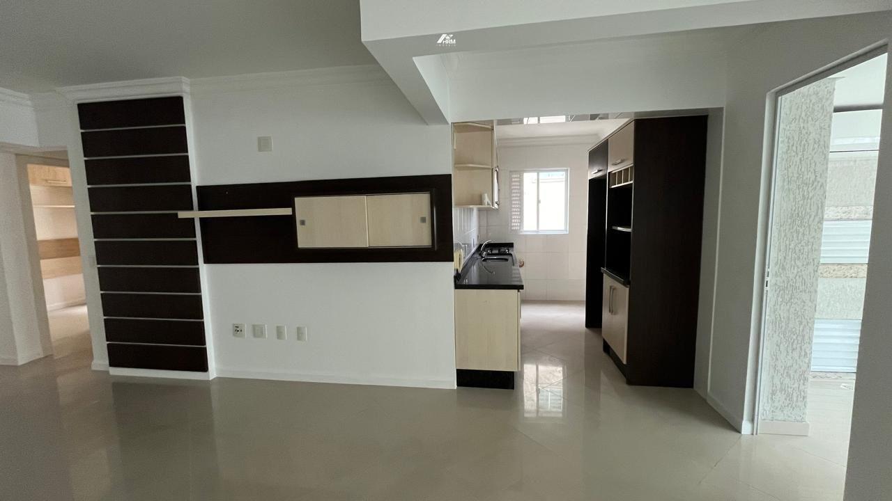 Apartamento à venda no Pioneiros: 