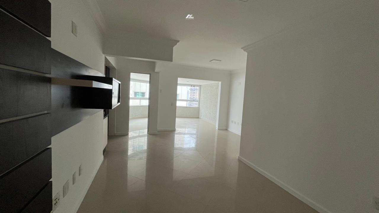 Apartamento à venda no Pioneiros: 