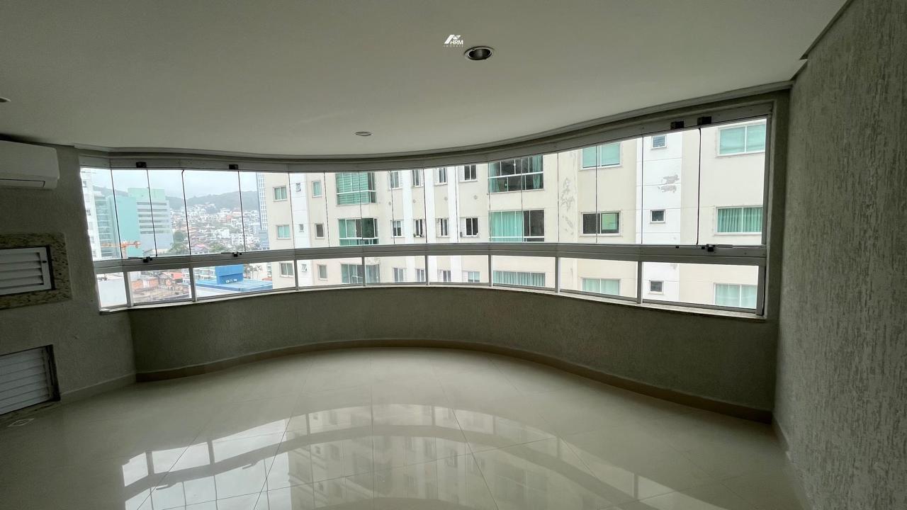 Apartamento à venda no Pioneiros: 